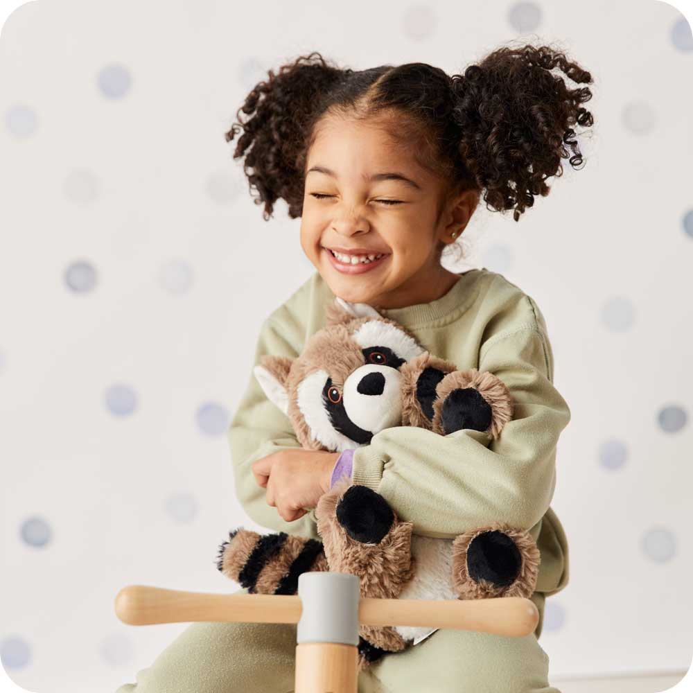 Alternative view of Raccoon Warmies